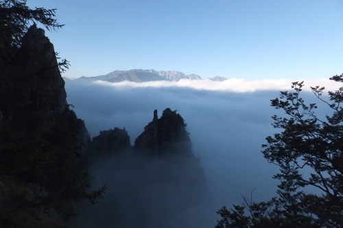 002 wir entsteigen dem Nebel